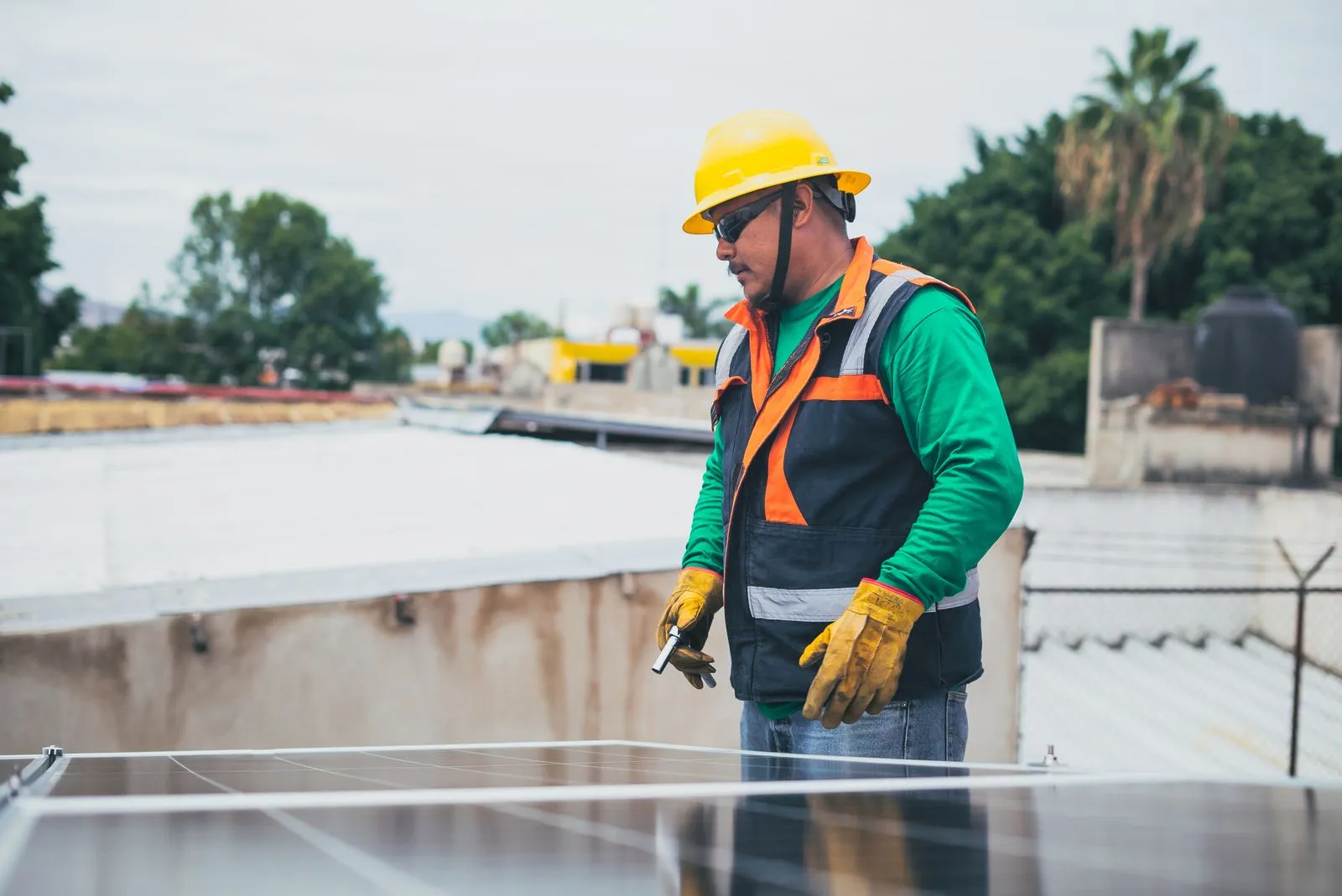 How to Spot a Flat Roof Leak Early